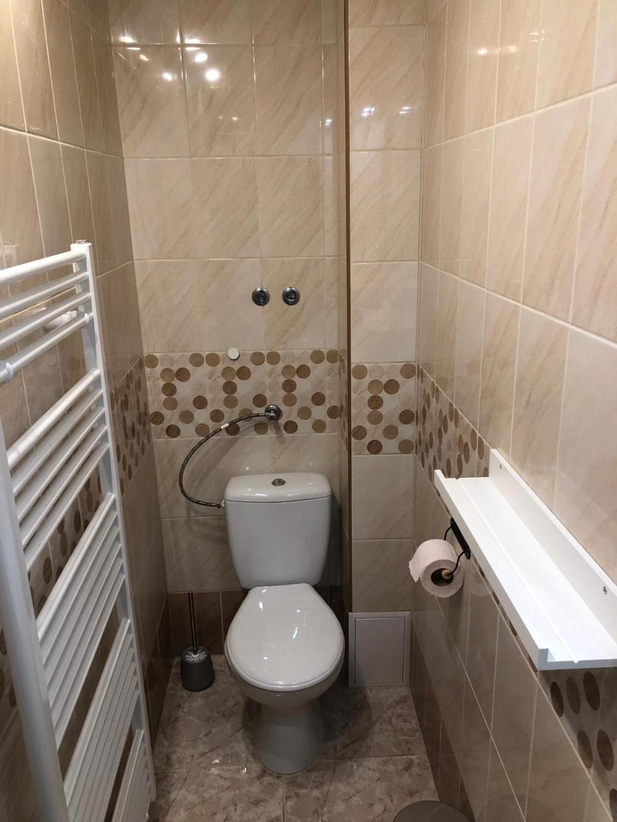 Black & White Apartments • Black Eger Ngoại thất bức ảnh